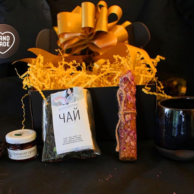 1 LB Golden Yellow Crinkle Cut Paper Shred Filler Great for Gift Wrapping, Basket Filling, Birthday, Wedding, Halloween, Thanksgiving, Christmas Day, New Year Party Decorations Filling Supplies